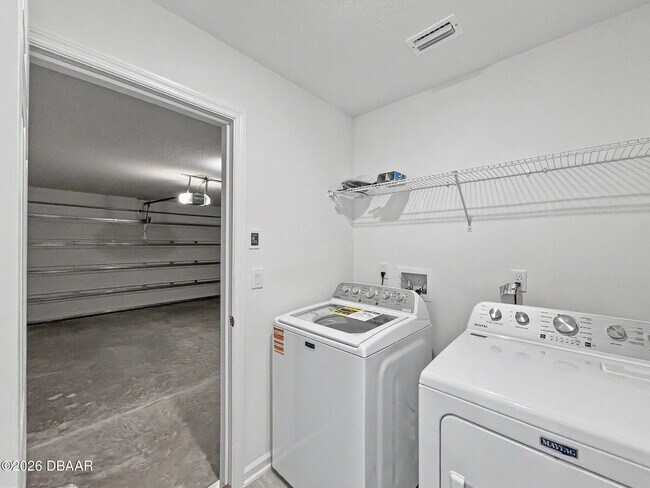 Building Photo - 55 Signet Cir
