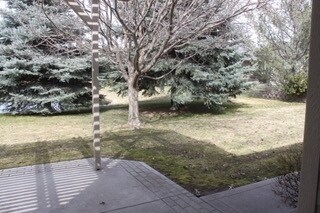 Building Photo - 576 E Riverchase Way