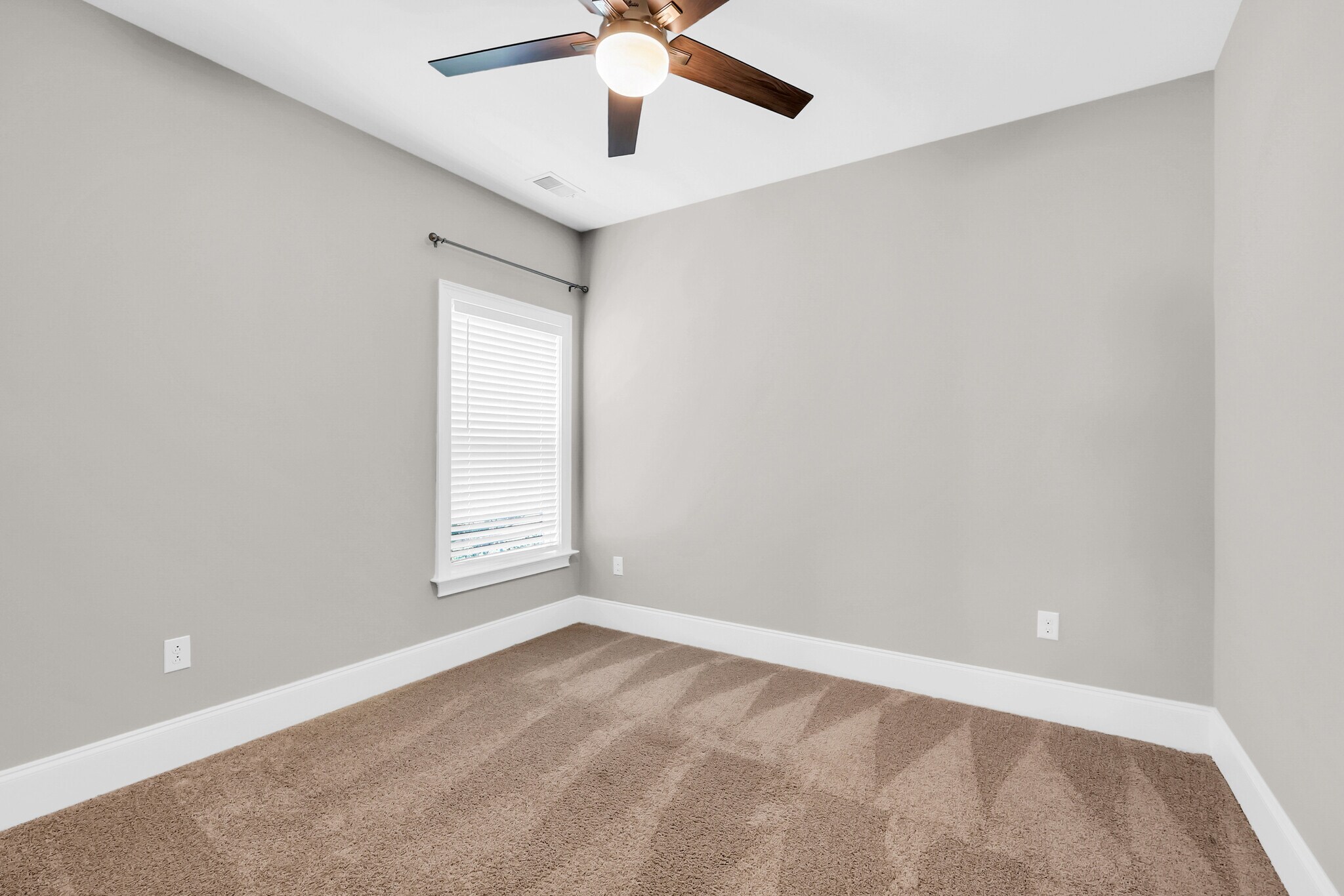 Building Photo - 1758 Edgewood Dr