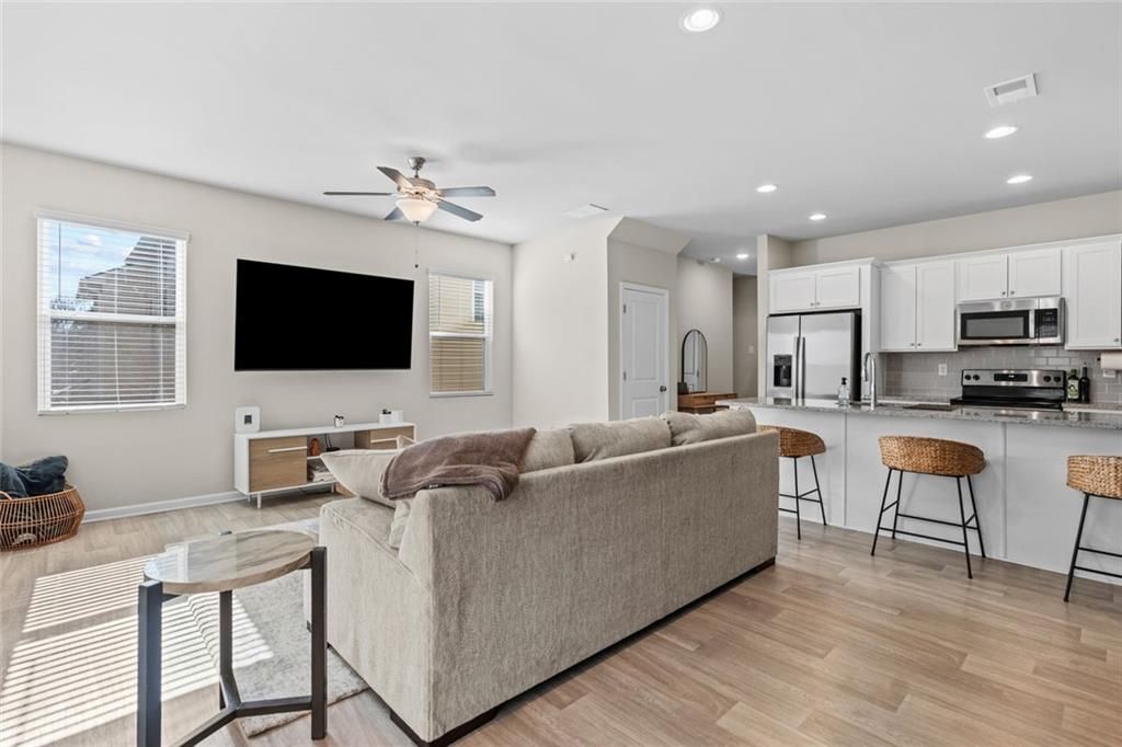 Building Photo - 2830 Ridgeview Dr