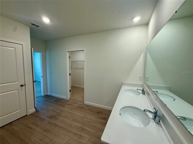 Building Photo - 2504 Dorset Ct