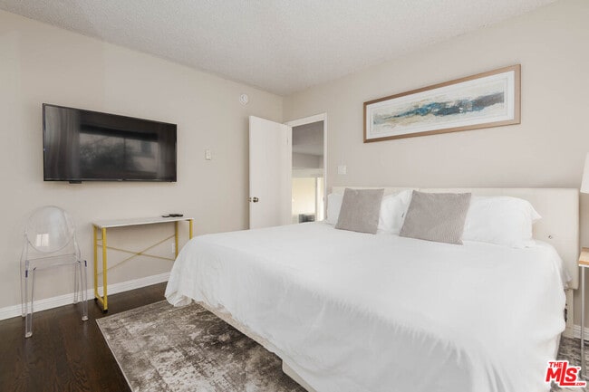 Building Photo - 18065 Coastline Dr