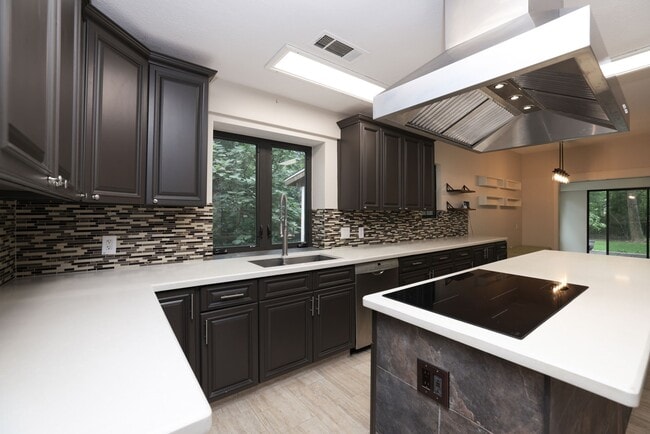 Building Photo - 44 Indian Clover Dr