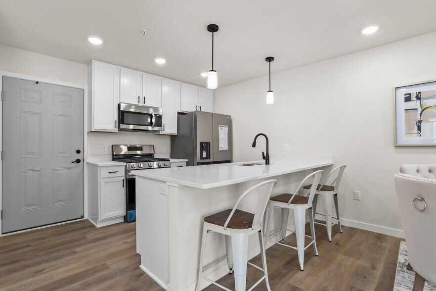 Building Photo - 928 Canter Dr
