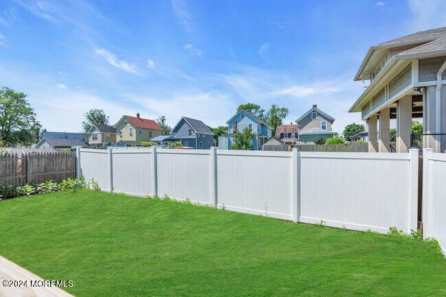 Building Photo - 30 Cedar St