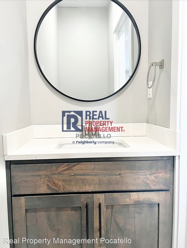 Building Photo - 3 br, 2.5 bath House - 189 Park Lawn #7