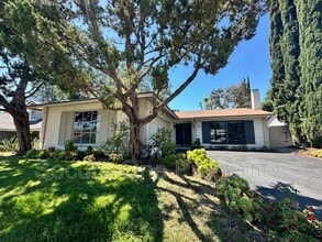 Building Photo - 29476 Trailway Ln