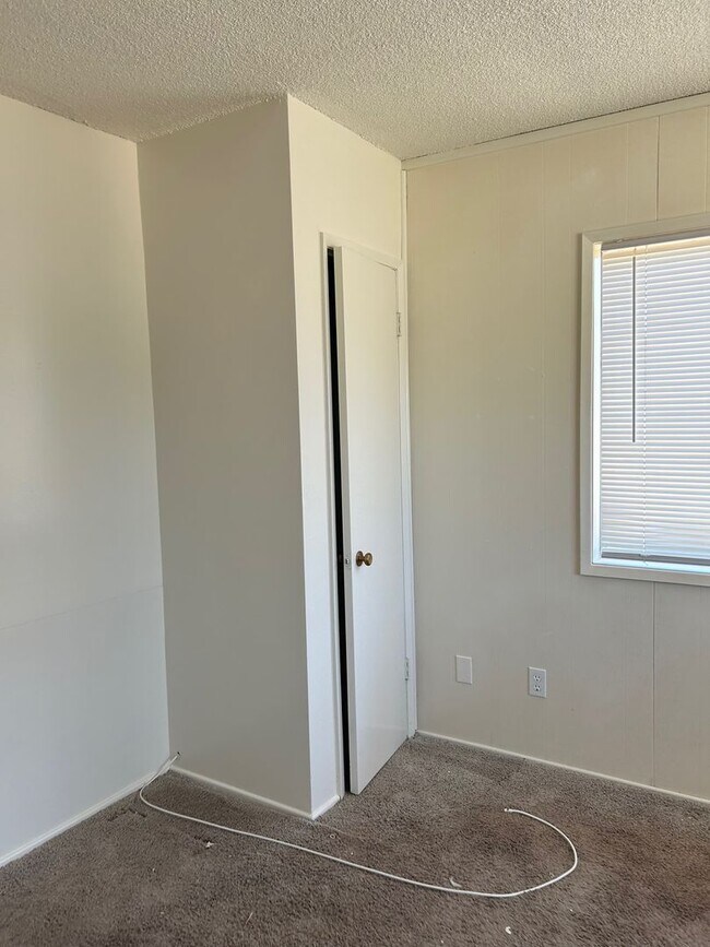 Building Photo - AVAILABLE NOW