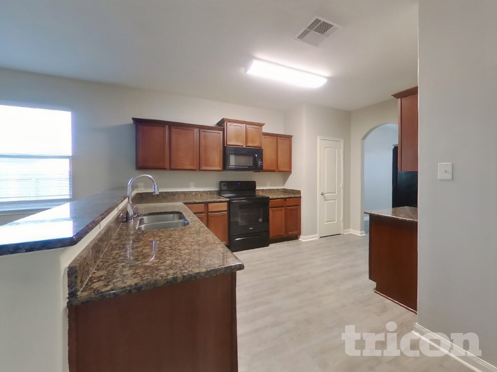 Building Photo - 1502 Tulip Ln