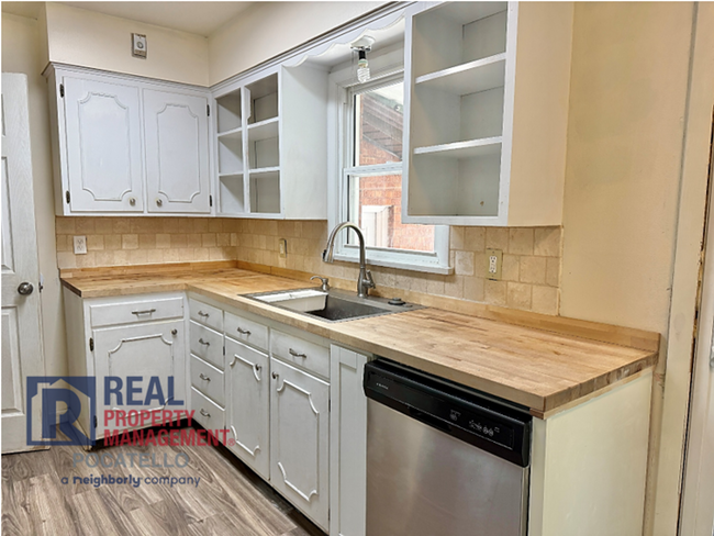 Building Photo - 3 bed 2 bath - 1 car garage - Bonus room -...