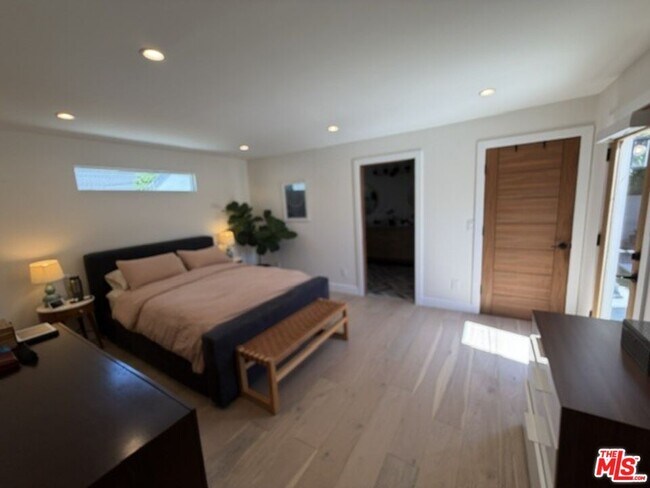 Building Photo - 1768 S Fairfax Ave