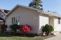 Building Photo - 1824 S Jefferson St