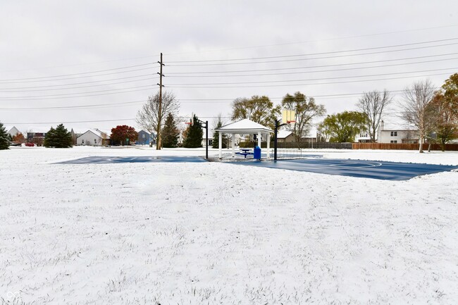 Building Photo - 15542 Clearbrook St