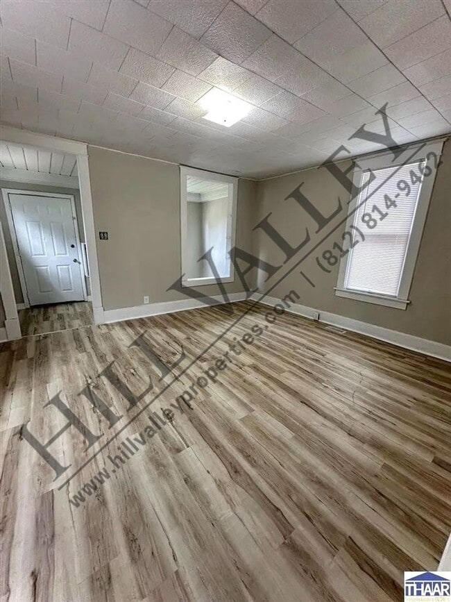 Building Photo - One Bedroom Home - North