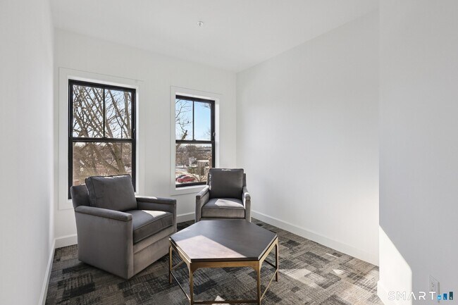 Building Photo - 131 Beach Rd