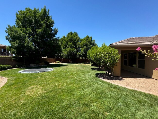 Building Photo - Great Home in LITTLE VALLEY!!!  Large yard!