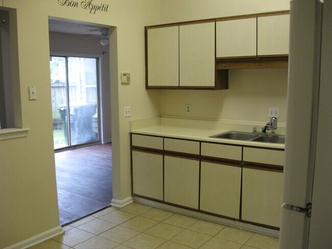 Building Photo - Cozy Home in Georgetown area