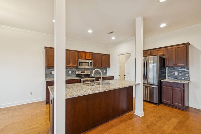 Building Photo - 2912 Butterfly Bend
