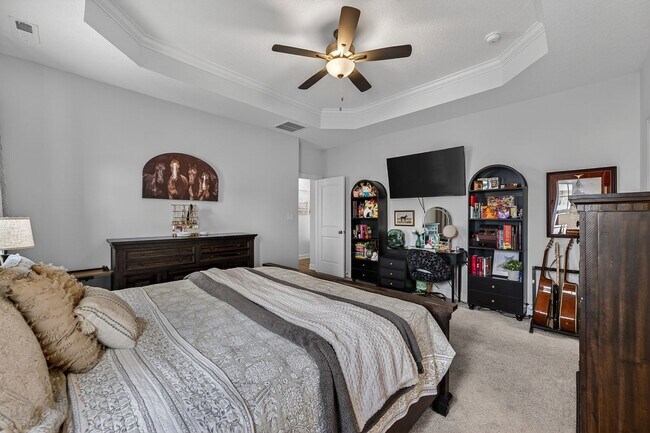 Building Photo - Spacious Stateside Home with Bonus Room & Screened-In Porch