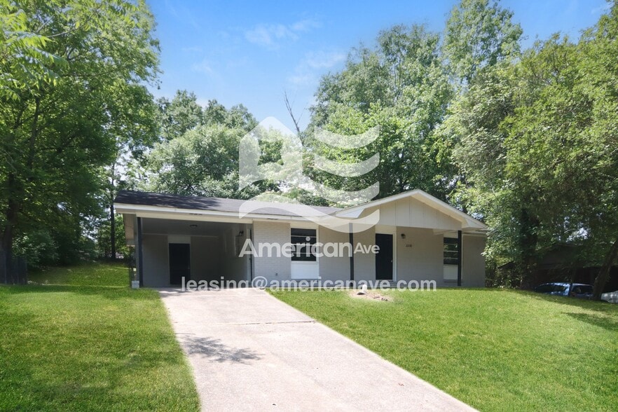 Building Photo - 2230 Danbury Dr