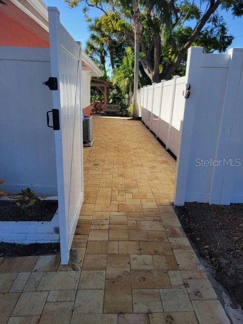 Building Photo - 468 Limewood Ave