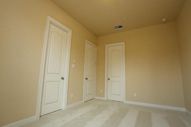 Building Photo - 2606 Meadowlark Hills Ct