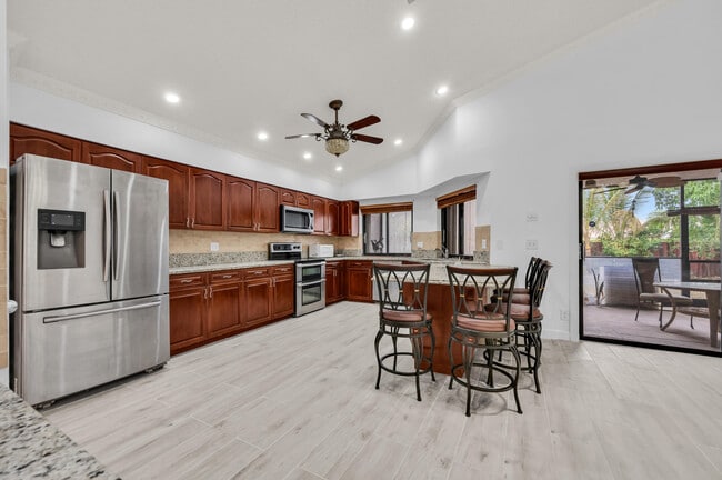 Building Photo - 7619 Silver Woods Ct