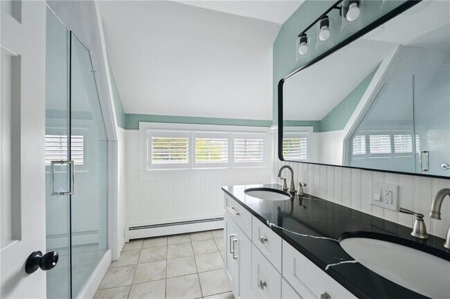 Building Photo - 450 Ocean Rd