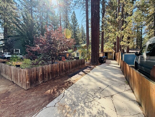 Building Photo - Studio cabin for rent in South Lake Tahoe
