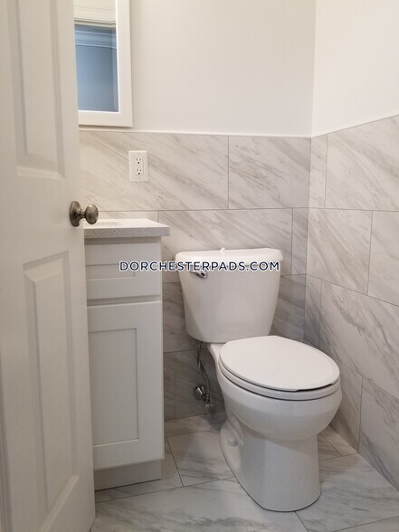 Building Photo - 273 Hancock St