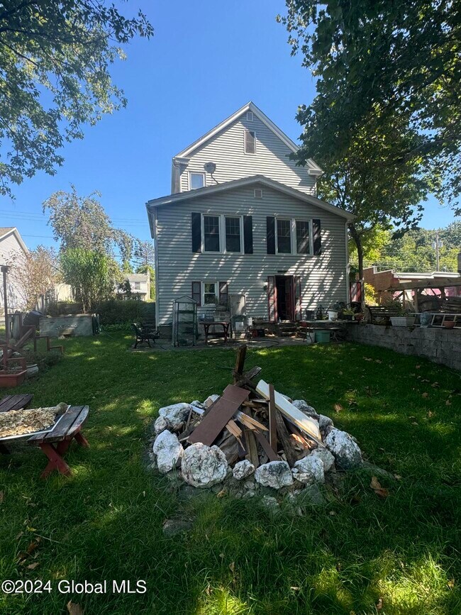 Building Photo - 776 Pawling Ave