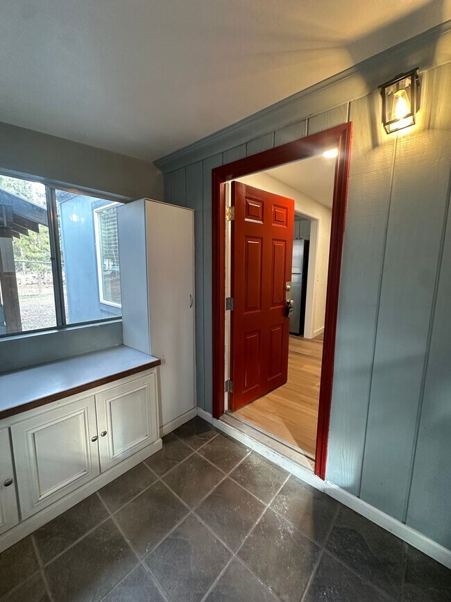 Building Photo - Completely Remodeled Home on 1 Acre in DRW