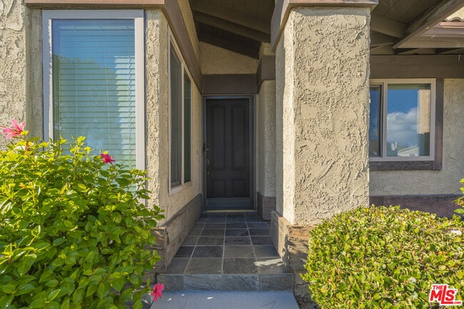 Building Photo - 2830 Lakeridge Ln