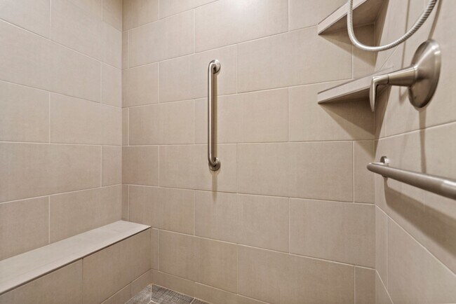 Building Photo - 2 bed 2.5 bath premium upgraded home in 55...