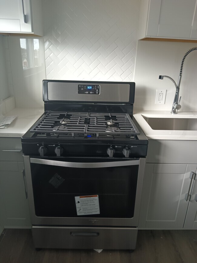 Appliance - 2870 W Garrison Ave