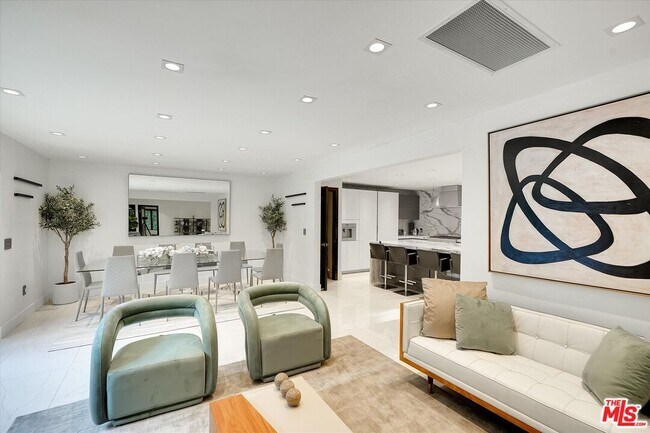 Building Photo - 11364 Sunset Blvd