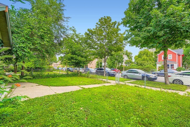 Building Photo - 3118 Pleasant Ave