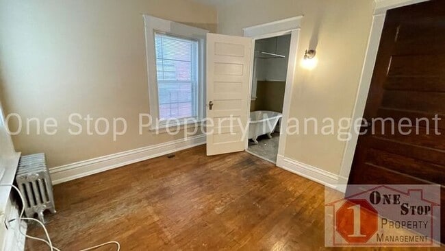 Building Photo - Gorgeous and Unique 2 Bedroom, 1 Bathroom ...