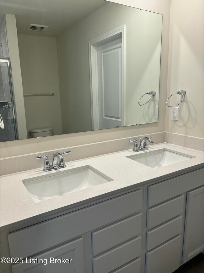 Building Photo - 16817 Aiken Rdg Cir