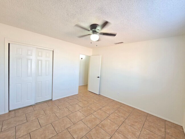 Building Photo - 2 Bed 1 Bath Spacious Apartment in Mesa