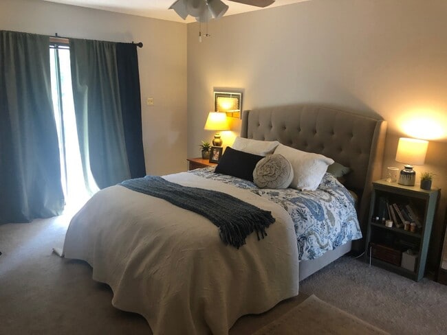 Building Photo - Spacious 3BR 2BA One-level West Knox