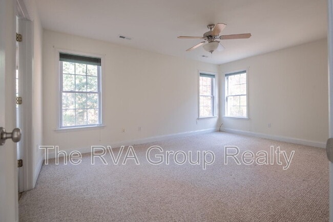 Building Photo - 79 River Run Ln