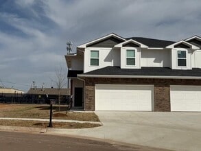 Building Photo - 303 Aaran Way