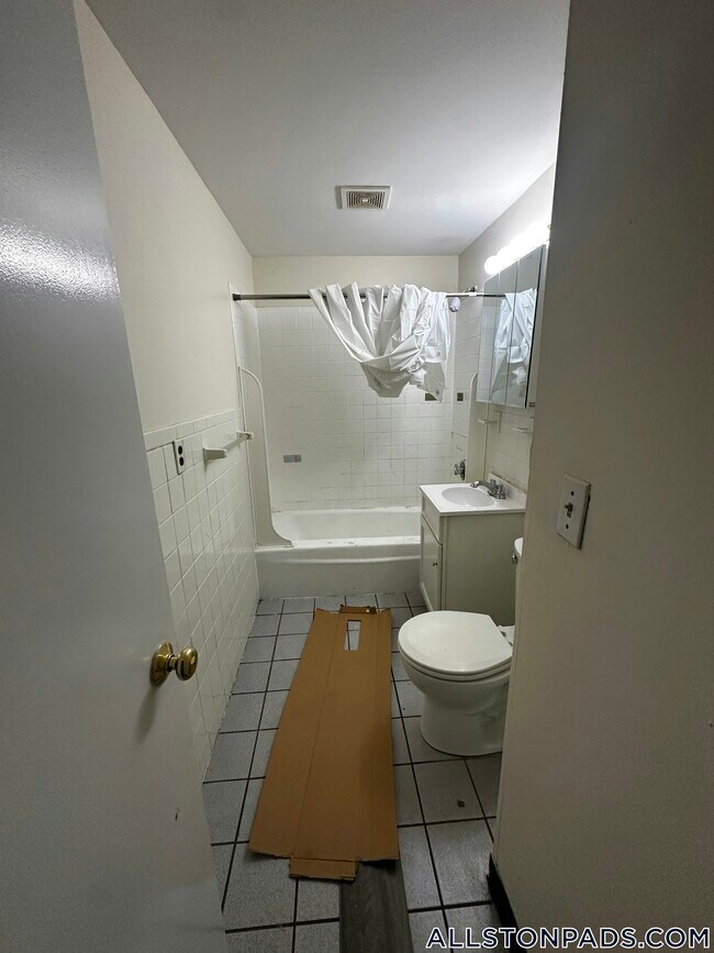 Building Photo - 90 Gardner St