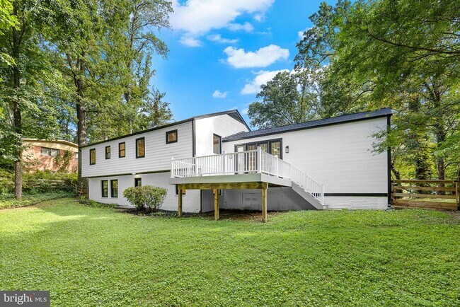 Building Photo - 6353 Crosswoods Dr