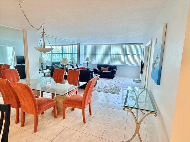 Building Photo - 800 SE 20th Ave