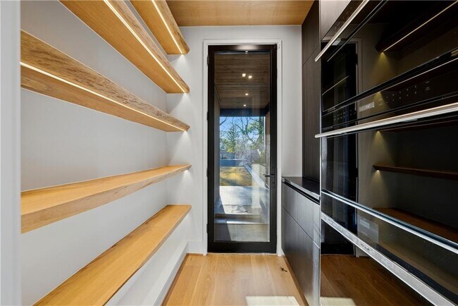 Building Photo - 1033 Reeder Cir NE