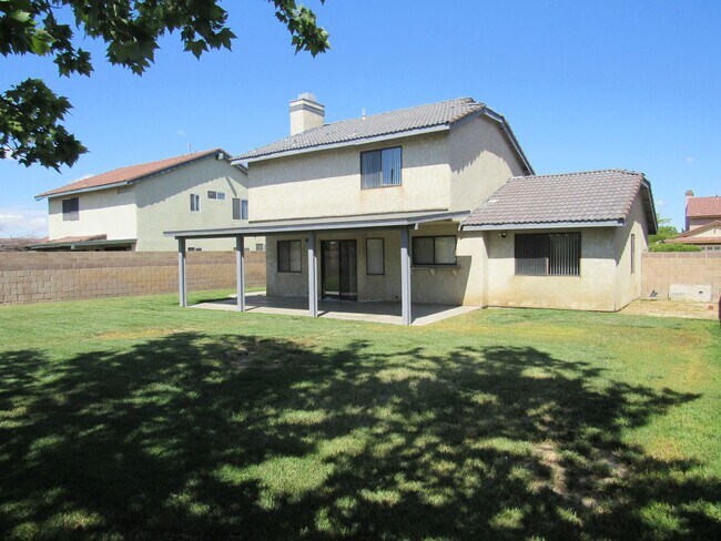 Building Photo - West Lancaster Home