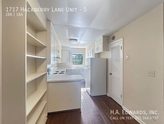 Primary Photo - 1717 Hackberry Ln