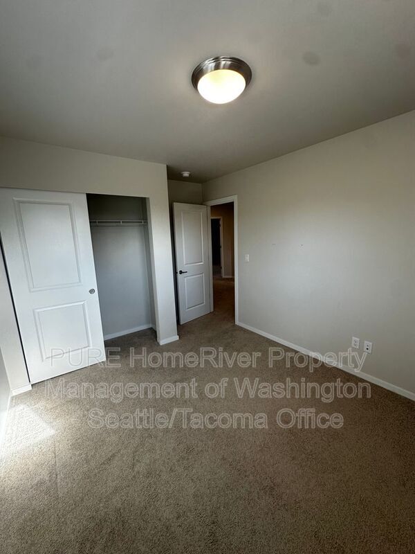 Building Photo - 18201 35th Ave Ct E